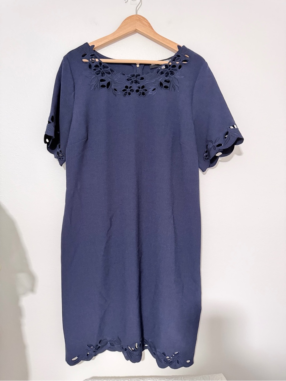 Karl Lagerfeld Short Sleeve Laser Cut Eyelet Shift Dress 14